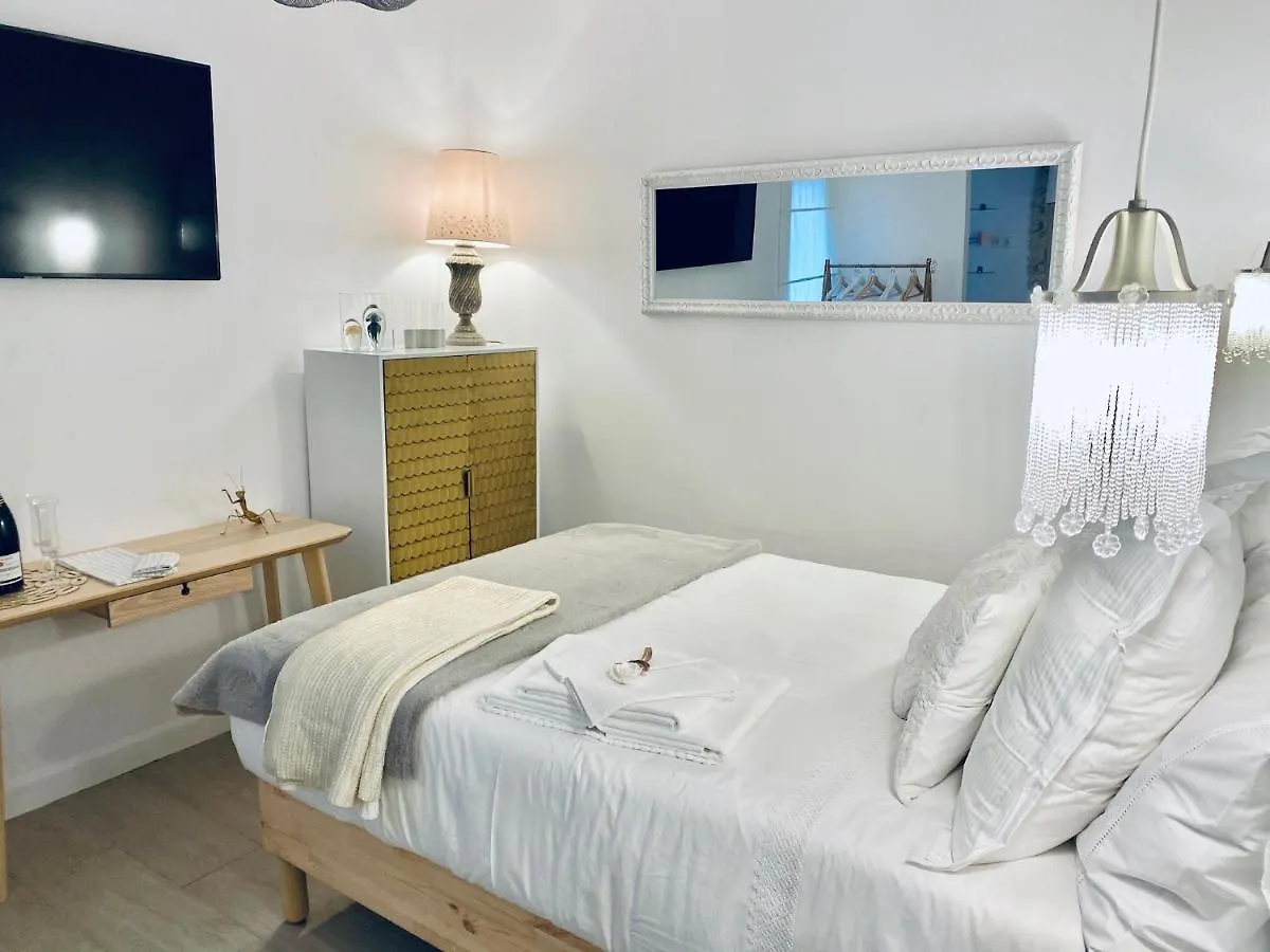 Maison Chic The Basque Bed And Breakfast Busturia 0*,  España