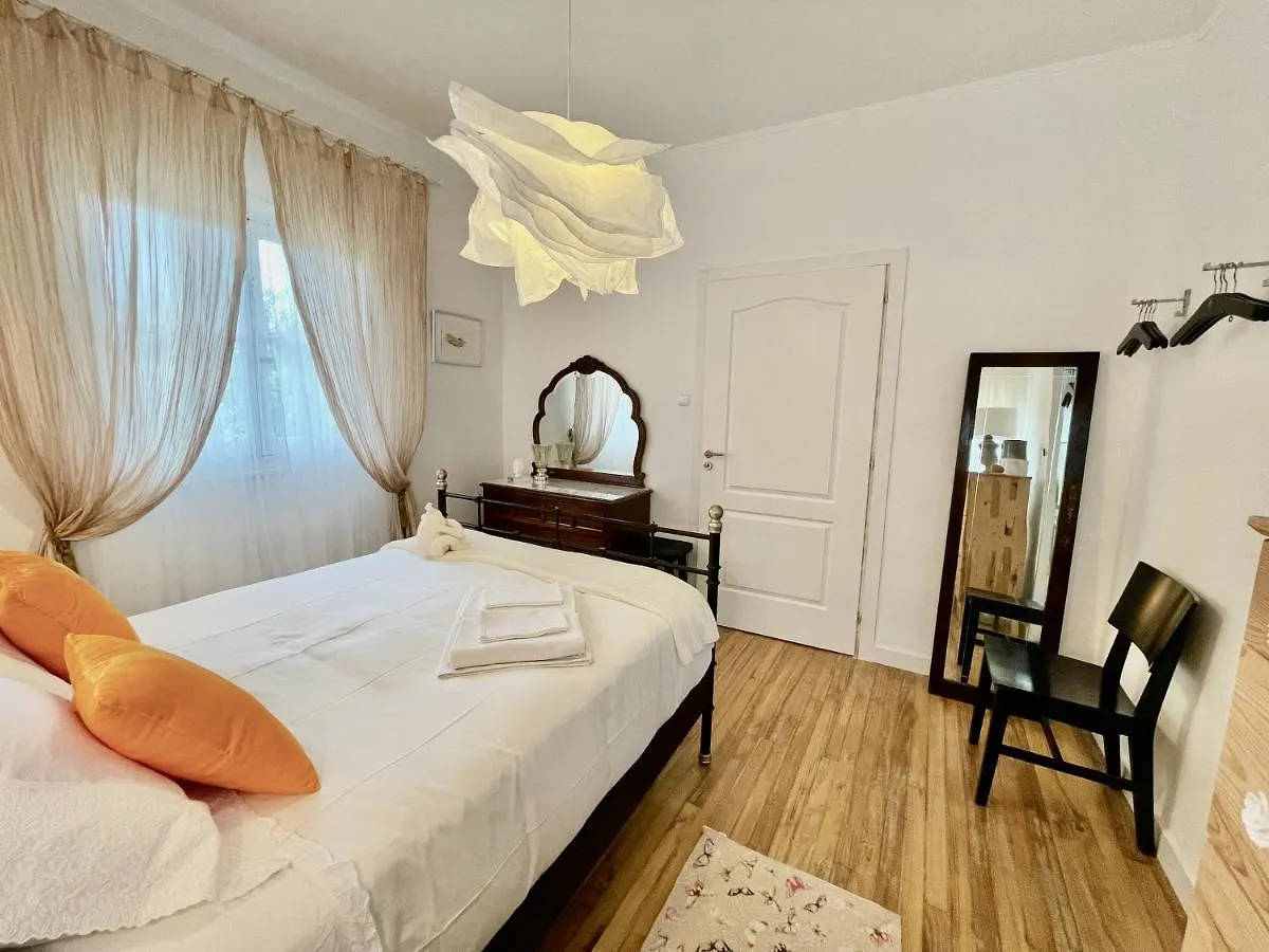 Maison Chic The Basque Bed And Breakfast Busturia Lodge